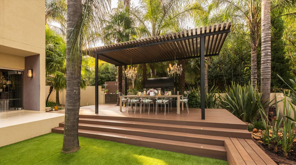 Wood plastic composite deck