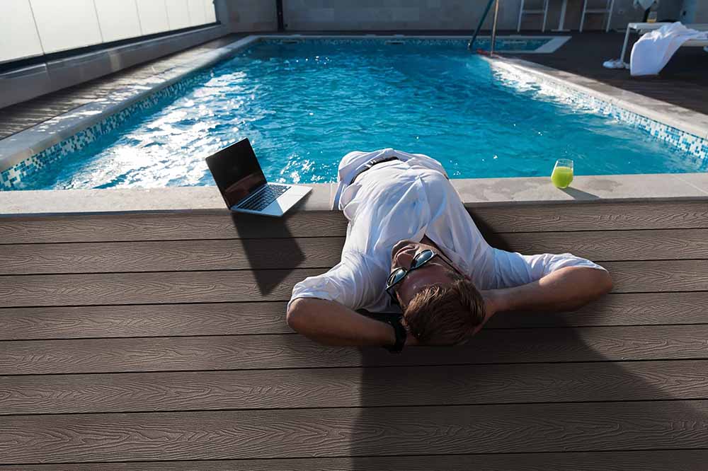 Is Composite Decking Hot for Your Feet? Tips for a Cool Summer Deck