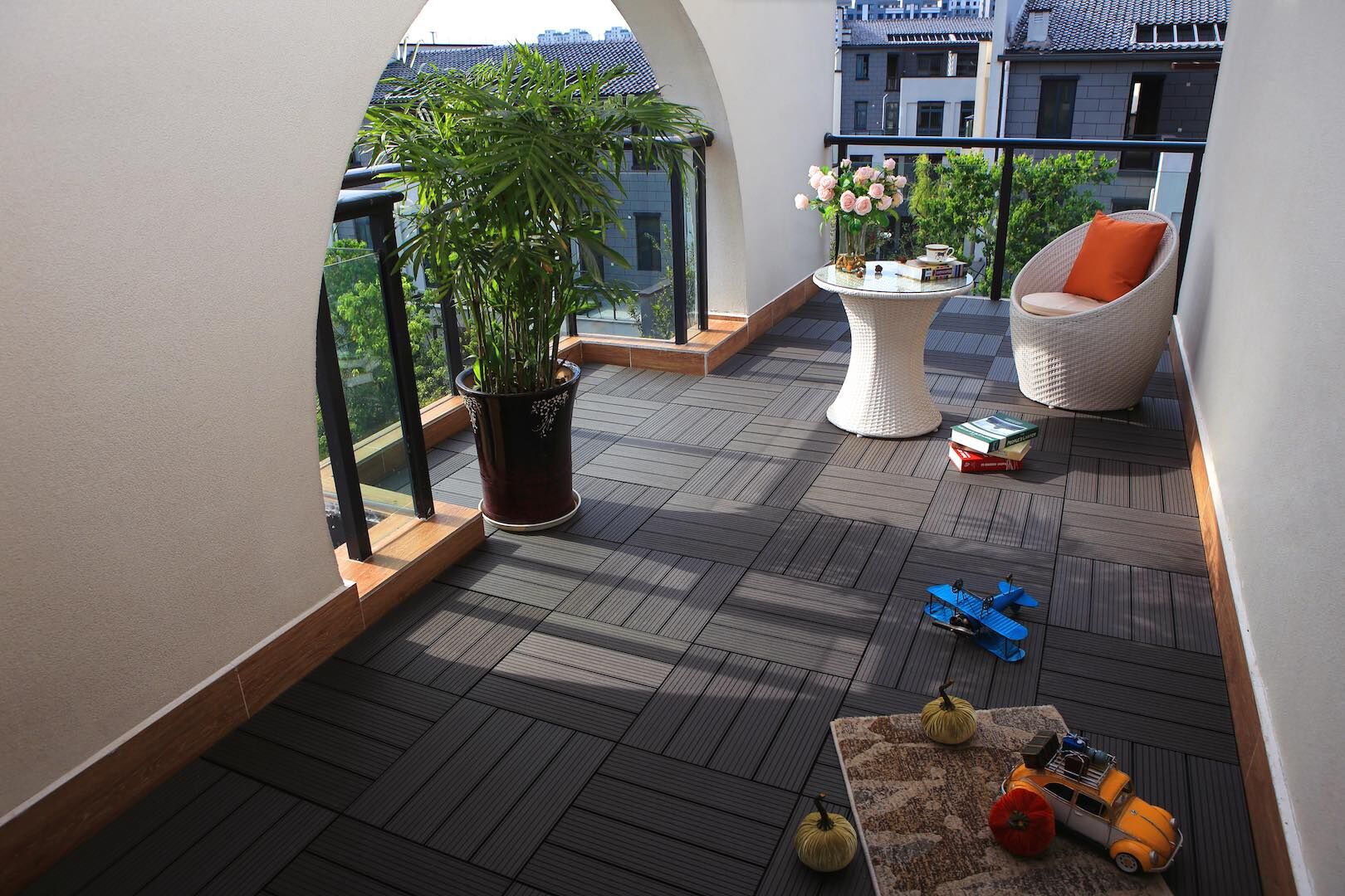 Composite Decking Becomes Popular in Balcony Design