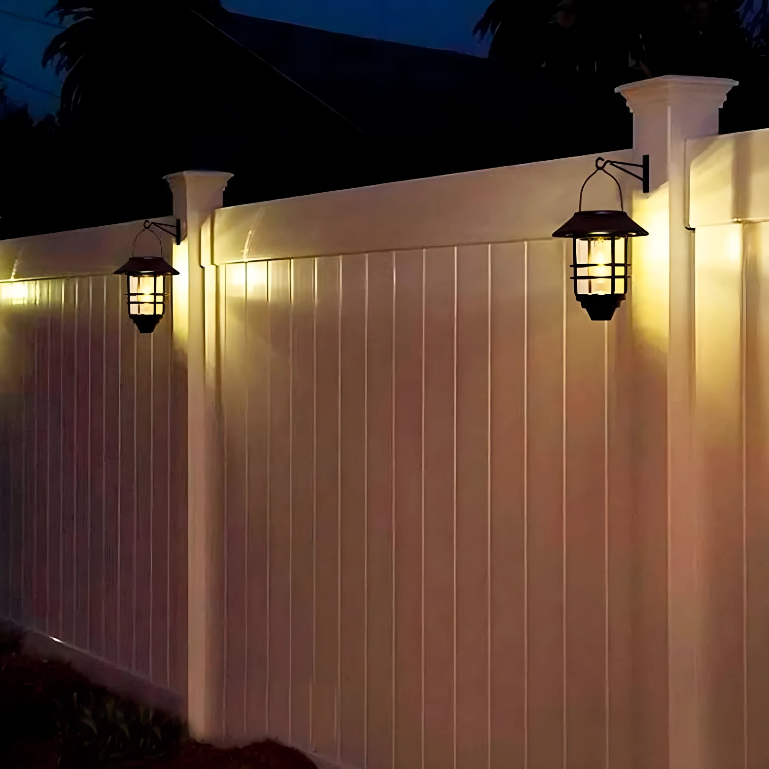 6 Outdoor Fence Lighting Ideas - Fence Lanterns